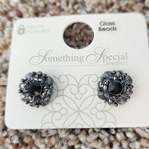 NWT lightweight Black Floral Earrings With Glass Beads